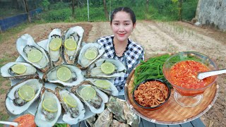 How to open oyster  Big oyster eating with spicy chili sauce  Yummy oyster eating time [upl. by Toombs150]