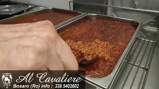 Lo chef Maurizio del ristorante Cavaliere a Bosaro ci svela il segreto del suo ragù alla bolognese [upl. by Hamburger]