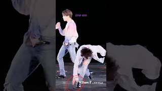 Jimin Dropped His Ear Monitor And Jungkook Went To Pick It Up Without Pausing Once 😎 shorts bts [upl. by Anthe]