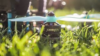 The Smoothest Motor EVER Johnny FPV 2207 2700Kv [upl. by Ordisy]