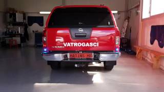 NISSAN NAVARA vatrogasni pick up stražnja signalizacija [upl. by Uke]