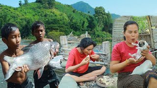 survival in the rainforestfound crocodileig fishes for cook with baby corn amp eat with twos boy [upl. by Ennovahc]