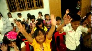 Children who are worshiping amp praying [upl. by Warden]