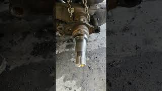 Burnt axle spindle on a trailerWhat to do if the trailer spindle is burnt due to low oil mechanic [upl. by Brien]