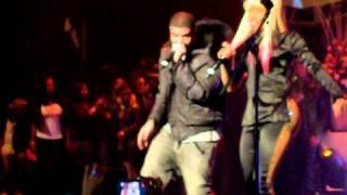 NICKI MINAJ FEAT DRAKE MOMENT 4 LIFE LIVE [upl. by Aillimac]