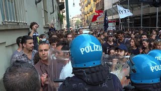 Meloni a Torino il dirigente della polizia quotBasta hanno rottoquot Poi parte la carica sugli studenti [upl. by Aihtnyc790]