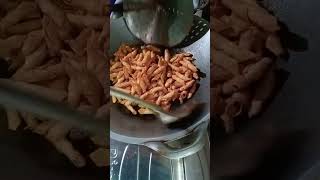 Goreng kacang sembunyi ala mba whina [upl. by Joey]