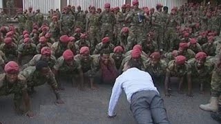 Photo Ethiopia PM relives his military days with protesting soldiers [upl. by Aeiram]