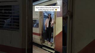 Kis kis ke ghar pe ye jhola hai jaldi se video ko like karo😂 niketimsy indian indianrailways [upl. by Divadnoj]