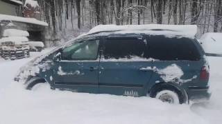 Vw sharan 4motion 012017 deep snow [upl. by Etnuad352]