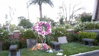 Farrah Fawcetts Fresh Unmarked Grave REDUX [upl. by Longerich128]