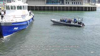 Waterpolitie in de Scheveningse haven [upl. by Hogue]