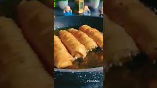 समोसा रोल रेसिपी ।।😋 samosa rool food trending new recipe shortsfeed viralvideo [upl. by Enneirda505]