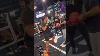 Roy jones Jr teaching David Benavidez signature left hook in awesome link up [upl. by Hnid343]