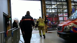 Aankomst Brandweer Urk bij nieuwe kazerne  En een melding voor Brandweer Urk tijdens de opening [upl. by Norrv943]