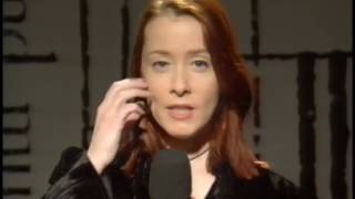 Suzanne Vega  Toms Diner Live Acappella BBC TV 1994 [upl. by Ecyla]