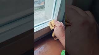 Schimmel entfernen am Fensterrahmen 2 schimmel reinigen cleaning fürdich shorts viralvideo [upl. by Arathorn]