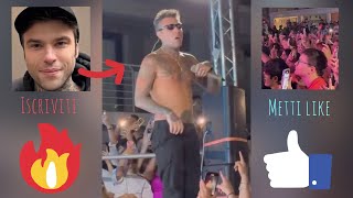 FEDEZ FIGURDA DI MERDA SUL PALCO 💩💥 SBAGLIA TUTTE LE NOTE PERCHE GLI SPENGONO LAUTOTUNE [upl. by Griffie934]