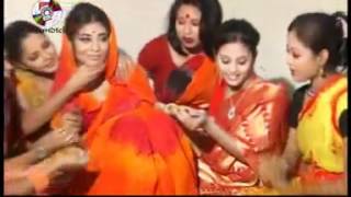 Holud bato Mendi bato bangla wedding ceremony song6 [upl. by Yhtnomit]