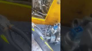 como instalar bomba de petróleo retroexcavadora JCB 3cx [upl. by Galang275]