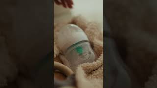 Philips Avent  Biberonul anticolici Natural Response​ [upl. by Analem]