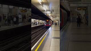 ￼ Circle line at embankment london underground [upl. by Auohc]