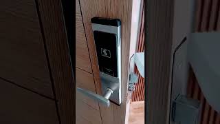 OZELRFV9666 LOCK SYSTEM CARD opening hotellock hoteldoorwooden door locklockcardlockhotel [upl. by Drucy696]