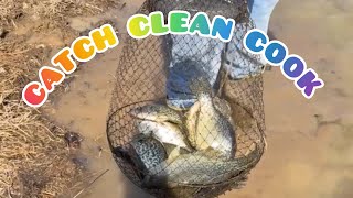 CRAPPIE FISHING  CATCHCLEAN COOK [upl. by Gorrian]