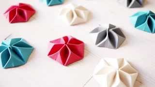 DIY  Réalisez des cocardes de papier en Origami [upl. by Hoashis]