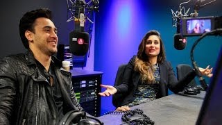 Kareena amp Imran play Kitna Sacha Kitna Jootha [upl. by Airad]