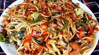 চাইনিজ চিকেন চাউমিন নুডুলস । Bangladeshi Chinese Chicken Chow Mein Noodles Recipe । Noodles Recipe [upl. by Gesner471]