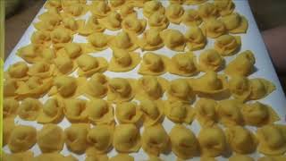 COME FARE I CAPPELLETTI ROMAGNOLI IN BRODO E AL RAGU  Ricetta perfetta [upl. by Rebm]