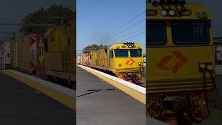 Aurizon 2836 Y279 passing Sunshine station with country hornshow [upl. by Naicul]