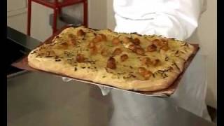 Recette de tarte levée aux oignons façon pissaladière [upl. by Pejsach]