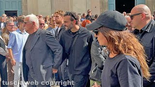 Ronciglione  I funerali di Nadia Ferrari mamma del cantante Marco Mengoni [upl. by Dido]