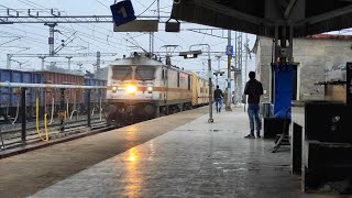 JHELUM EXPRESS ARRIVING AT ITARSI JUNCTION  PUNE  JAMMU TAWI  11077  SO HYPER [upl. by Leikeze628]