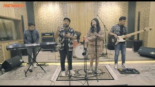 Medley Aku Bukan Untukmu  Cara Lupakanmu  Saat Kau Pergi  Cover by Funky Monkey ft Della Firdatia [upl. by Rodmur]