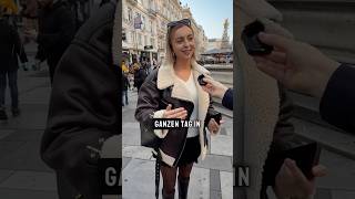 outfitcheck  Farben als Stilquelle straßenumfrage wien streetstyle mode streetinterview [upl. by Dnaloy135]