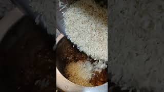 Yakhni Pulao Farah khan ka lokhandwala me world famous yakhnipulao farahkhan chicken [upl. by Denison]