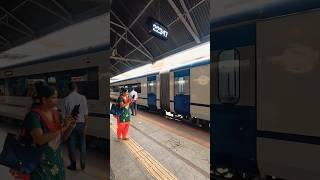 Vande Bharat Express automatic door closing shortsvideo [upl. by Leta661]