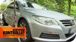 Dreist an der Bushaltestelle geparkt Das Auto wird abgeschleppt  Achtung Kontrolle  kabel eins [upl. by Karlie]