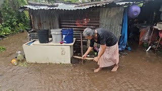 Así es la Realidad EN EL SALVADOR 🇸🇻 Vive en extrema pobreza 🥹 Llevamos buenas noticias a su vida🙏 [upl. by Analiese466]