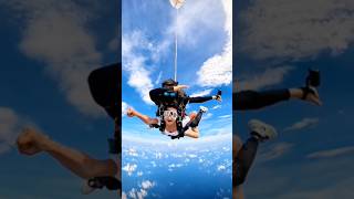 Dancing on sky 🪂 enjoy the ride 😇 shorts sky skyfly skydance skydiving skywalker ytshorts [upl. by Anav563]