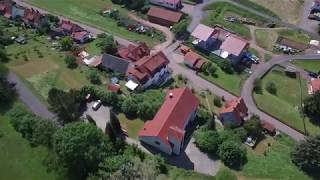 Nentershausen von oben  Drohnenflug über die Heilig Kreuz Kirche [upl. by Acinoreb]