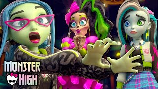 Ghoulia Gets Freaky Stage Fright  Monster High [upl. by Naples348]