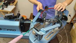 Badminton Racket Stringing  top down view 4 knots mixed strings Yonex Astrox 88D [upl. by Leksehcey]