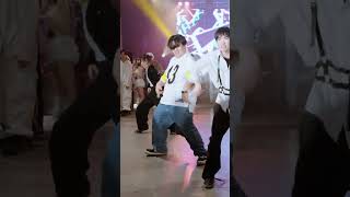 EXO  Growl by Uk kpop exo randomdance kpopダンスカバー kpopdance dance kpopダンススタジオ [upl. by Maximilianus641]