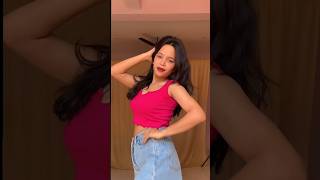 halkat jawani ❤️shrutivaishya shruti trending viral cute dance [upl. by Amol]