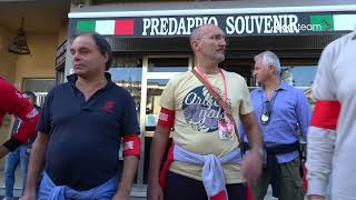 Predappio corteo ANPI sfila di fronte negozio di souvenirs del fascismo [upl. by Quar]