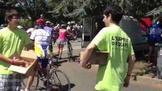 Semaine cyclotouriste  distribution de Galipotes à Ardin [upl. by Hcirteid]